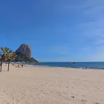 Vistas Al Mar. Junto A La Playa. Garaje Y Piscina.