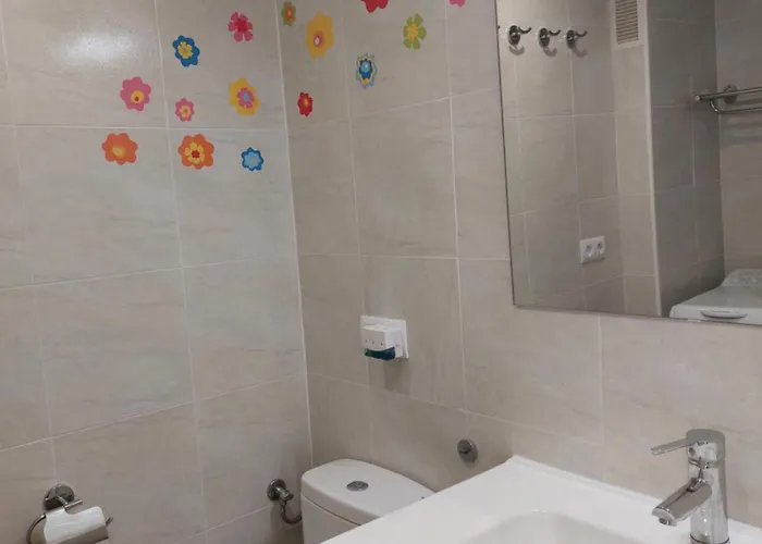 Vistas Al Mar. Junto A La Playa. Garaje Y Piscina. Apartamento Calpe