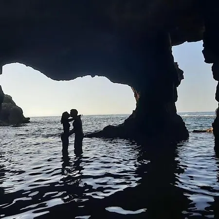 Vistas Al Mar. Junto A La Playa. Garaje Y Piscina. Calpe