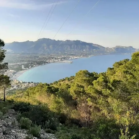 Vistas Al Mar. Junto A La Playa. Garaje Y Piscina. Lejlighed Calpe