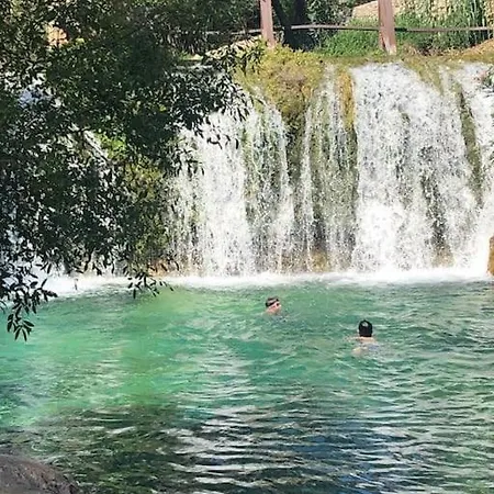 Vistas Al Mar. Junto A La Playa. Garaje Y Piscina.