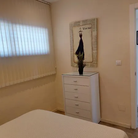 Apartamento Vistas Al Mar. Junto A La Playa. Garaje Y Piscina. Calpe