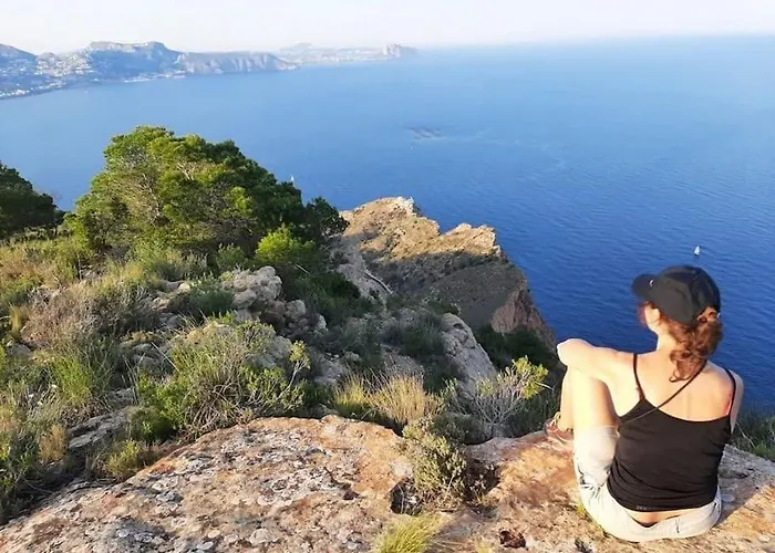 Vistas Al Mar. Junto A La Playa. Garaje Y Piscina. Apartment