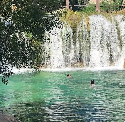 Vistas Al Mar. Junto A La Playa. Garaje Y Piscina.